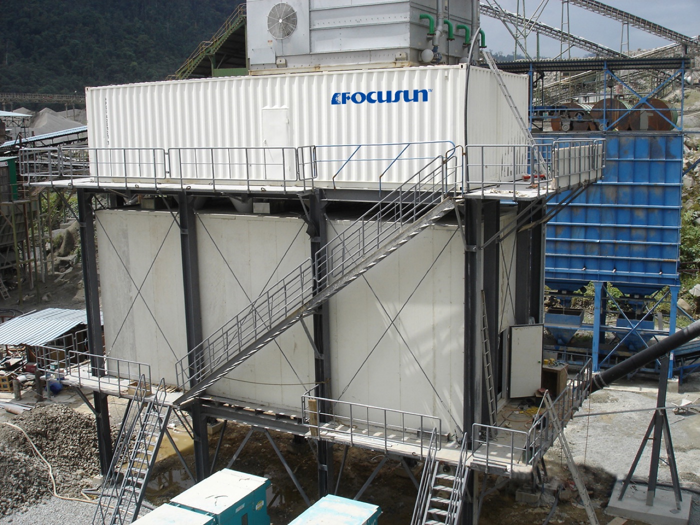 Focusun concrete cooling and ice storage plant operating at a project site